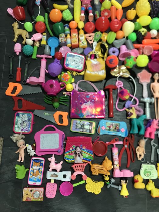 Голям  чувал с 268 пластмасови играчки