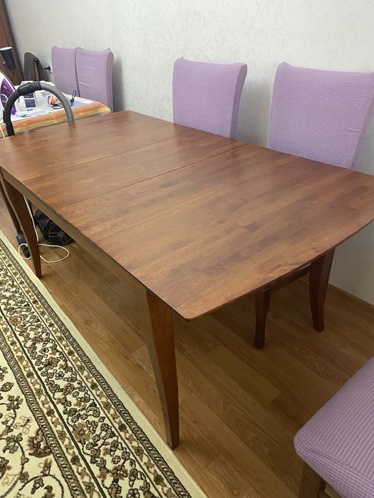 Продаю обеденный стол