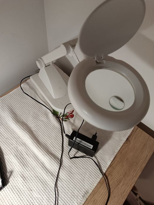 Lupă de lucru electronica , manichiură  ceasuri cu iluminst led