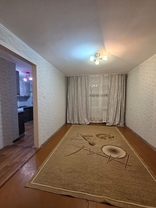 Продается трёхкомнатная квартира.