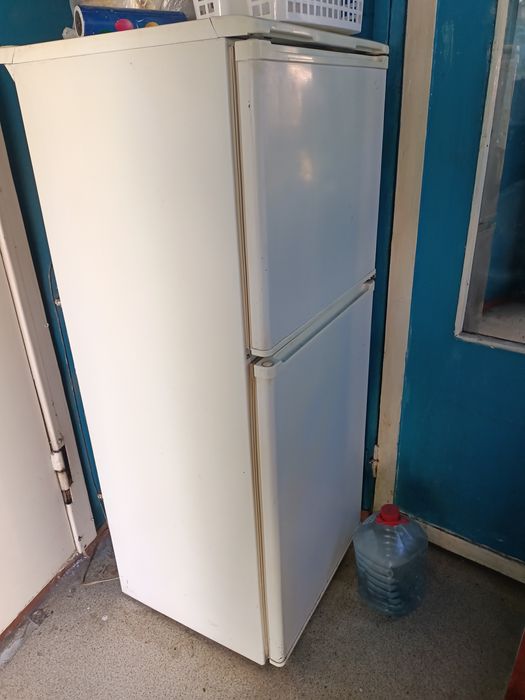 Продам холодильник Бируса хороший