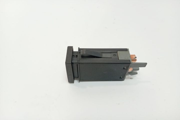 Buton avarii 24742624 Volkswagen VW Passat B5