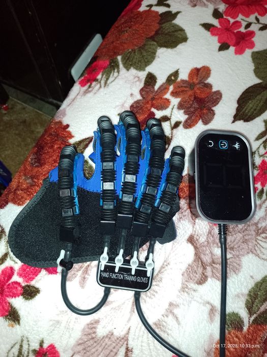 Vând mănuşă robotică 350 ron