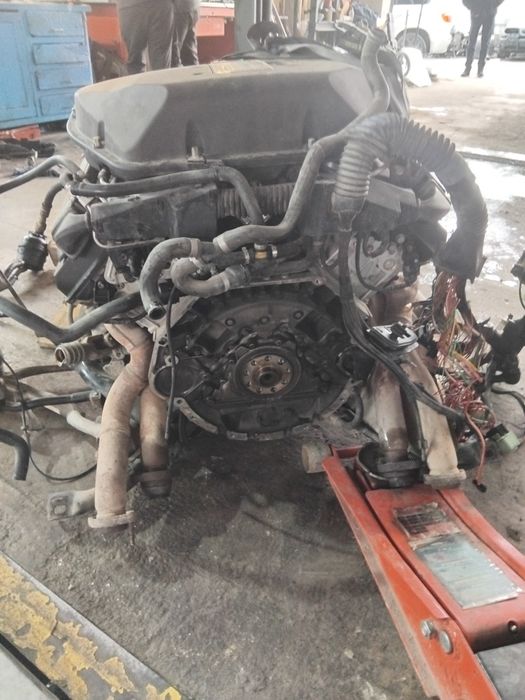 Продавам двигател бмв м5