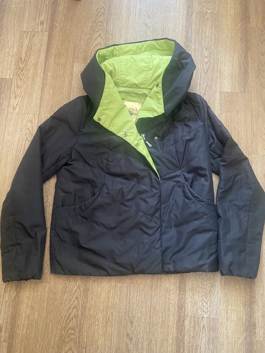 Продам женскую кутрку весна , осень.