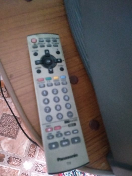 Продам телевизор б/у Панасоник