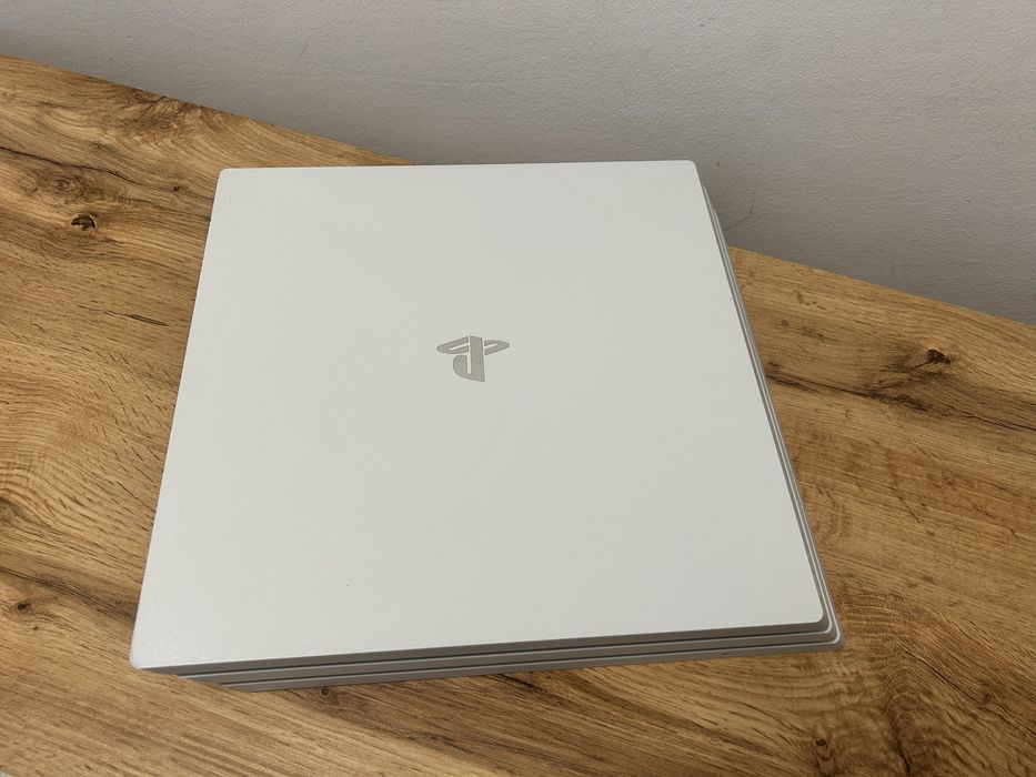 Consolă PlayStation 4 Pro 2Tb!! 750 Ron