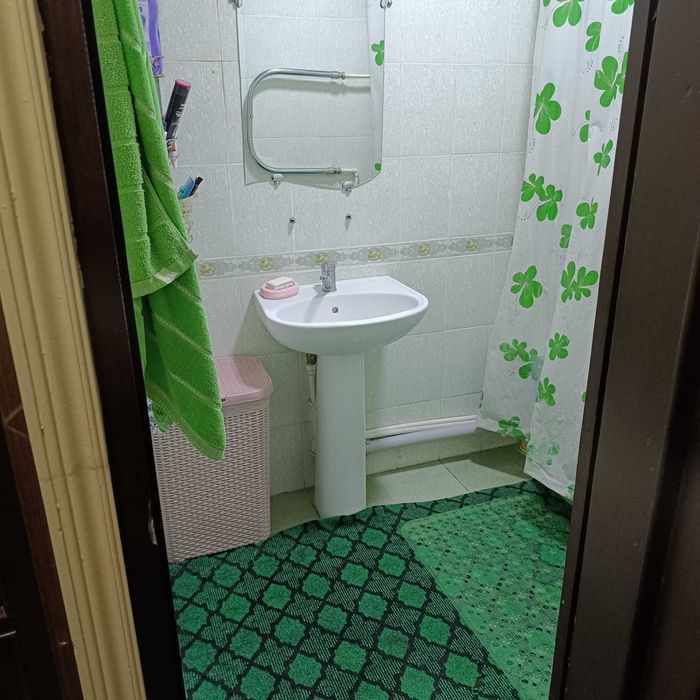 Срочно продается 4 комнатная квартира , Куйлюк,ТРЦ Компасс.