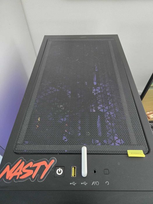 PC Gaming High-End – Ryzen 7 7800X3D, RX 9070 PURE 16GB, 32GB DDR5, 2TB SSD – Garanție 1 an