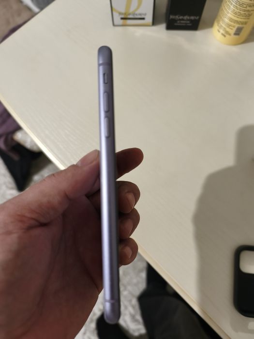 Продам Айфон 11 128 г