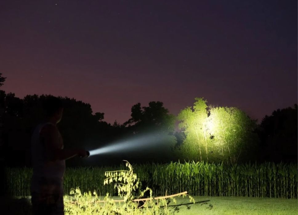 Фонарь очень яркий