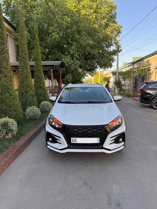 Продаю. Lada Vesta sw cross