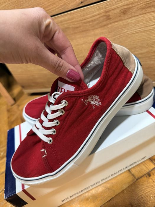 Продавам червени кецове U.S. Polo Assn., номер 40
