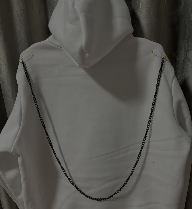 Hanorac cu detalii metalice!