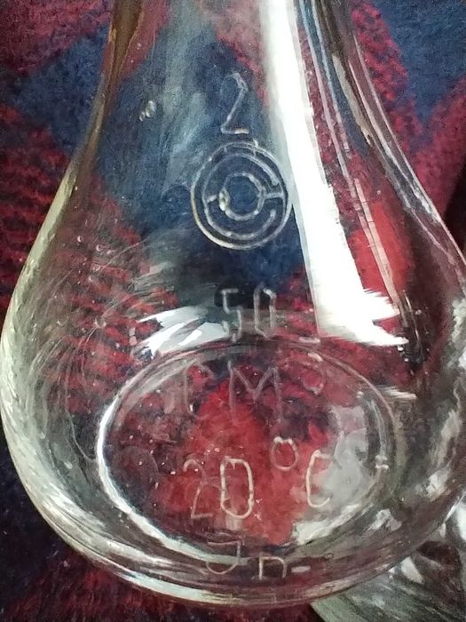 Колби обем 50 ml и температура на калибриране 20°C