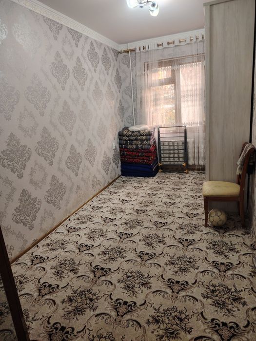 Уй сотилади 2 хона 3 она килинган. Продаётся квартира.