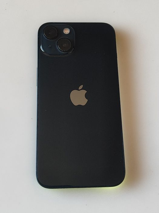 iPhone 13 128GB Midnight Blue - за части или ремонт