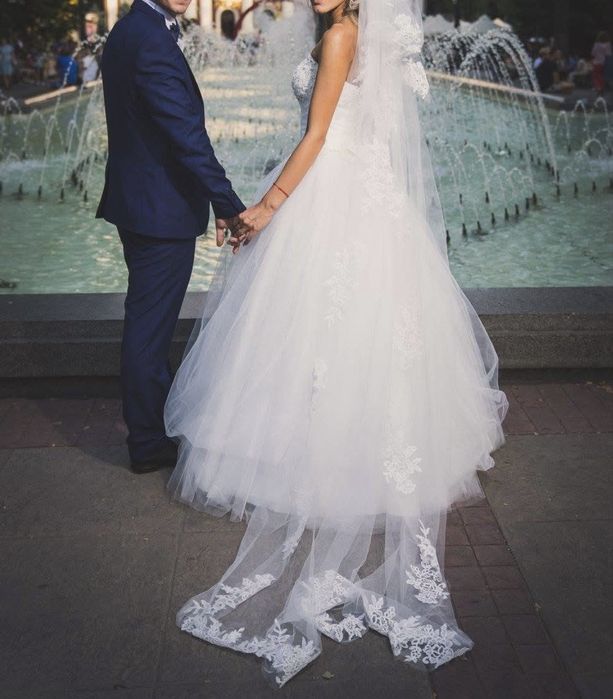 Сватбена рокля с курсет