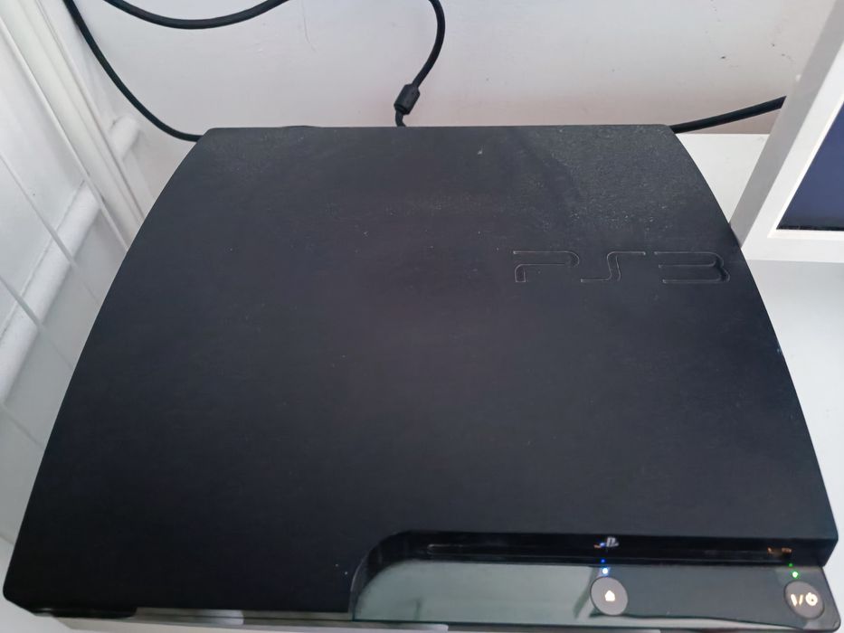 PlayStation 3 + jocuri + 2 controlere