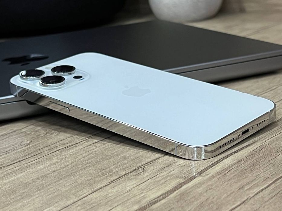 Продам iPhone 14 Pro Max 256GB White  Б.У
