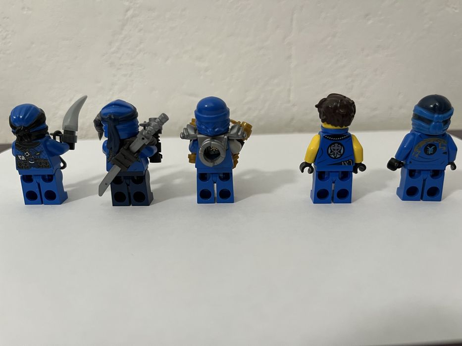 Фигурки джея разных сезонов