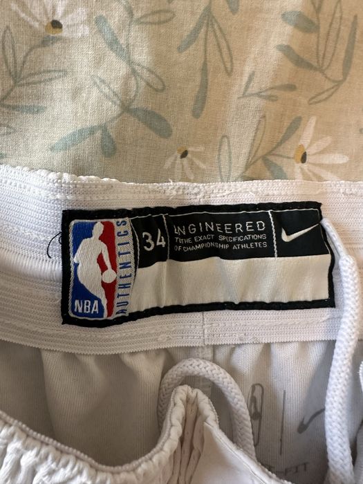 Nike x NBA Milwaukee Bucks