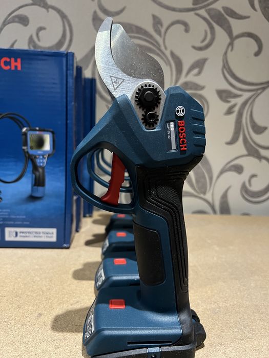 Foarfeca de pomi Bosch GGP 18V-32-Noua