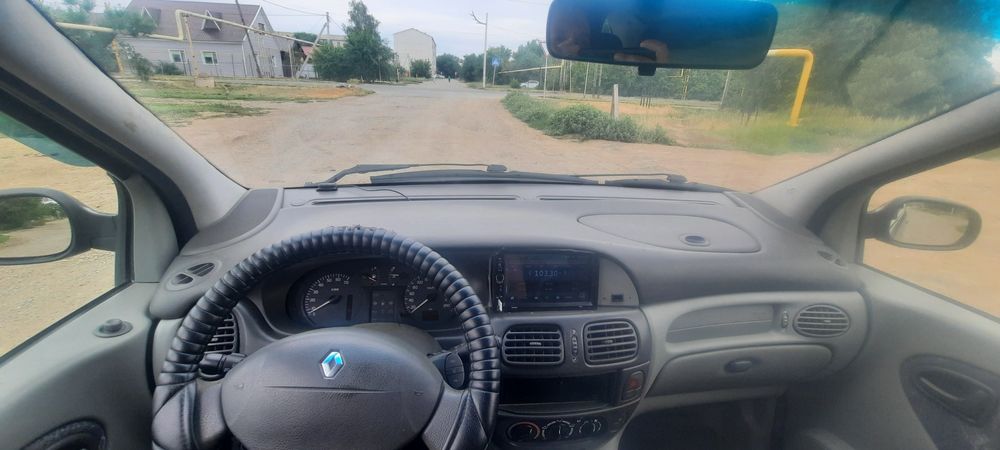 Автомобиль Рено Скеник