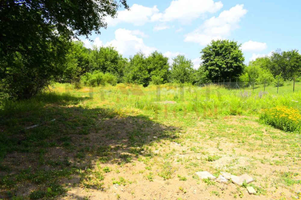 Продава се Парцел в с. Бадевци, Област Велико Търново - 1600 кв.м за 44 €/кв.м - Снимка #6