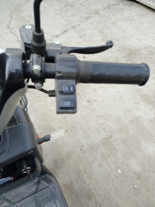 Skuter sotiladi.Kelishamiz