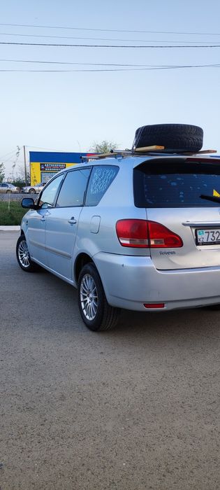 Toyota avensis verso