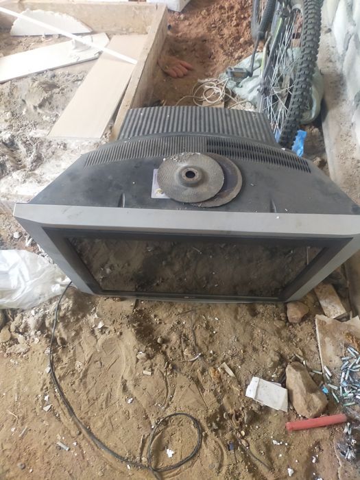 Газовый бойлер и телевизор LG продам