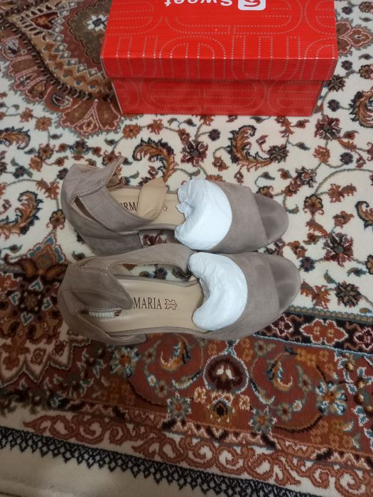 Qizlar tuflisi Italiya