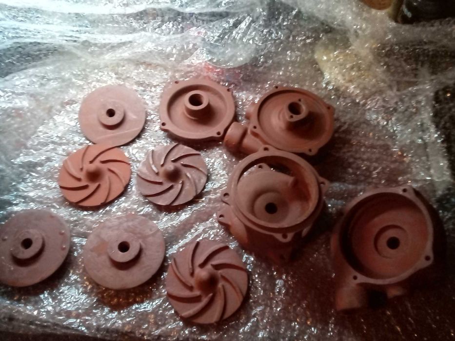 Продавам резервни части за водни помпи вида 1,3,4,5,12,13,14,15.