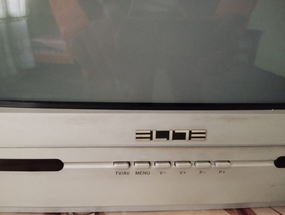 Продават се два телевизора