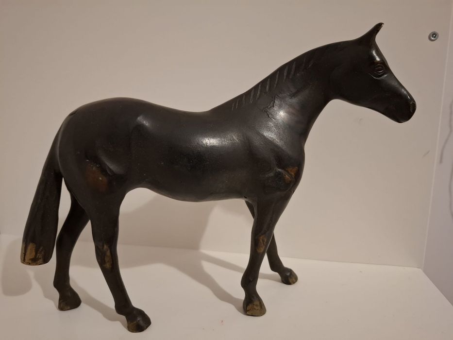 Statuie antică de cal din bronz – 1,37 kg, detalii pictate