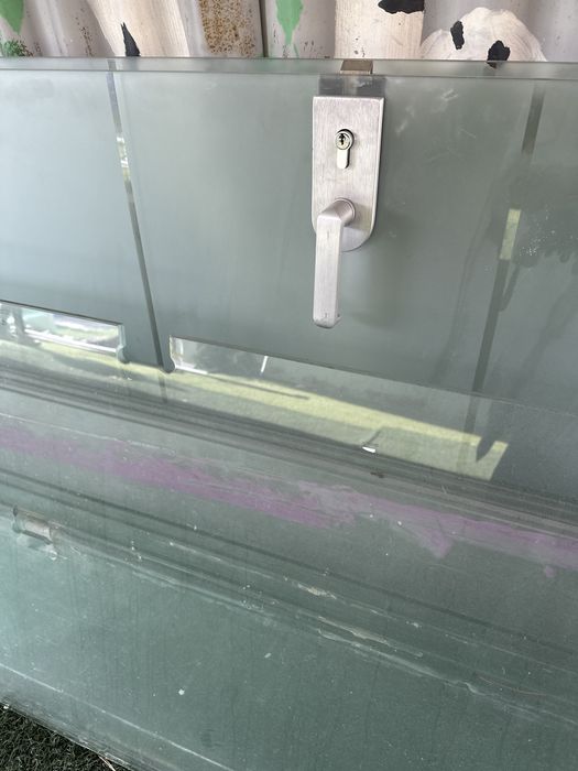 Продам стеклянную перегородку