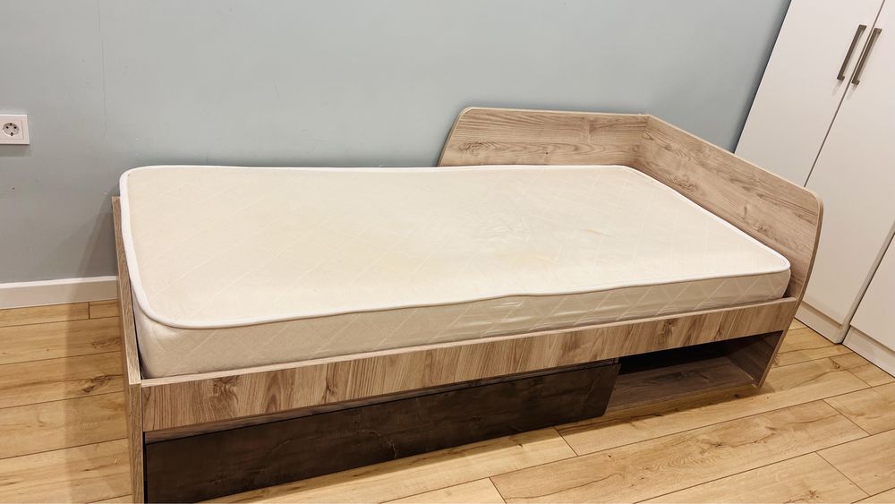 Кровать подростковая