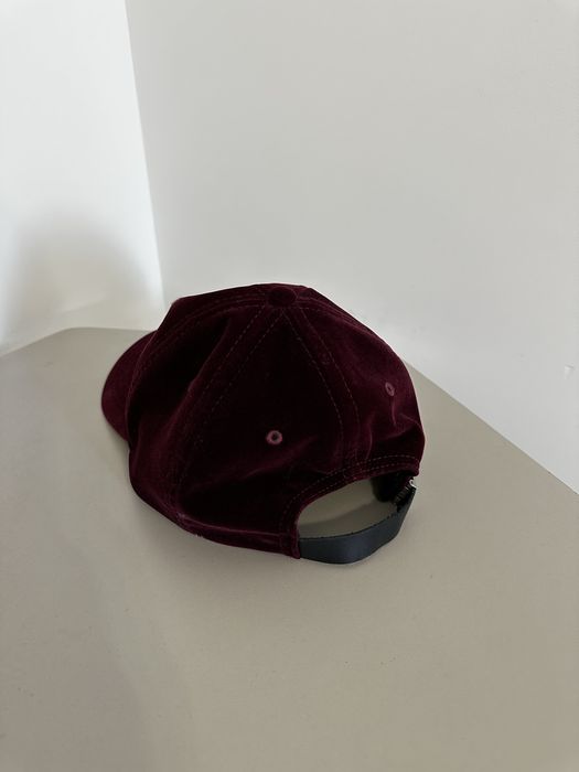 Бордовая кепка Kangol