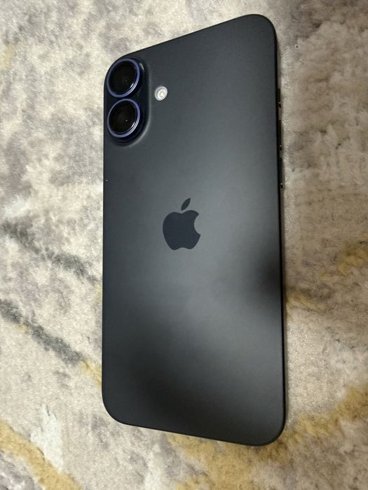 Продам айфон 16 плюс