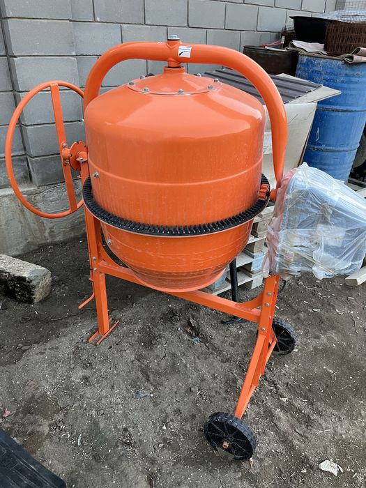 Бетономешалка 200 л
