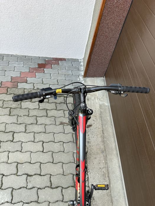 Bicicleta Giant Talon 3.  Roti 27.5