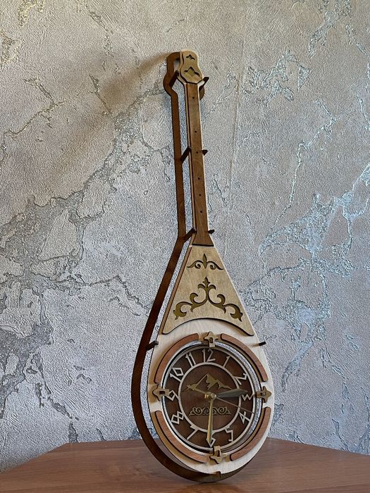 Часы "Домбра" кварцевые