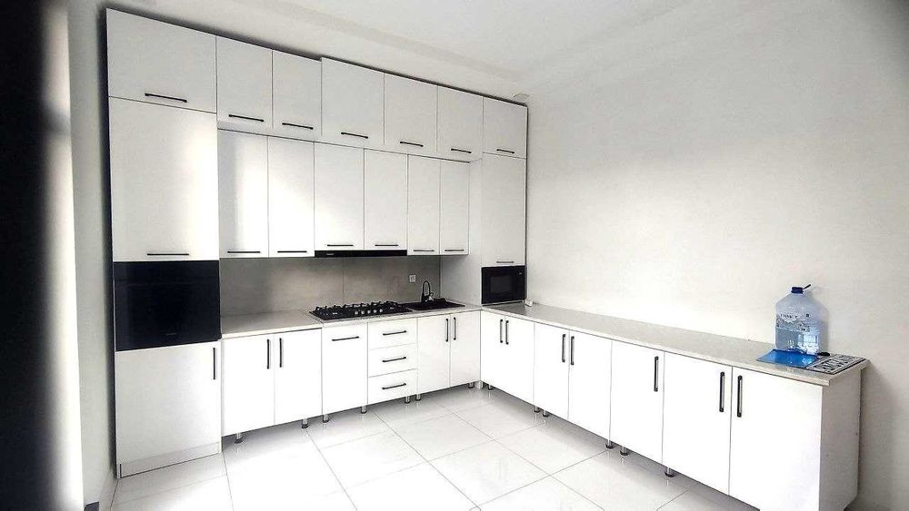 Янги  6 хона 3 уровень 3 сотикли ховли сотилади Кибрай рн