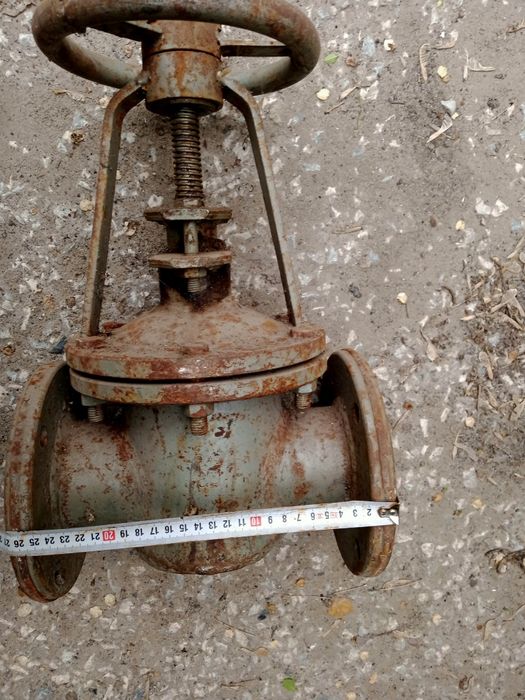 Краны пробковые 25, задвижки разные