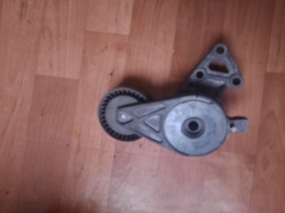 Подушка двигателя Фольксваген гольф 4