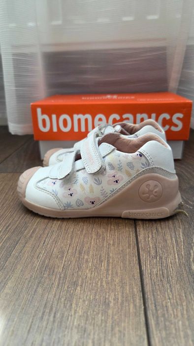 Pantofi piele Biomecanics 24