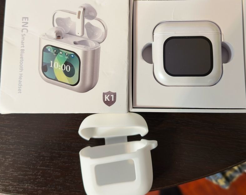 Casti cu Afisaj si Touch