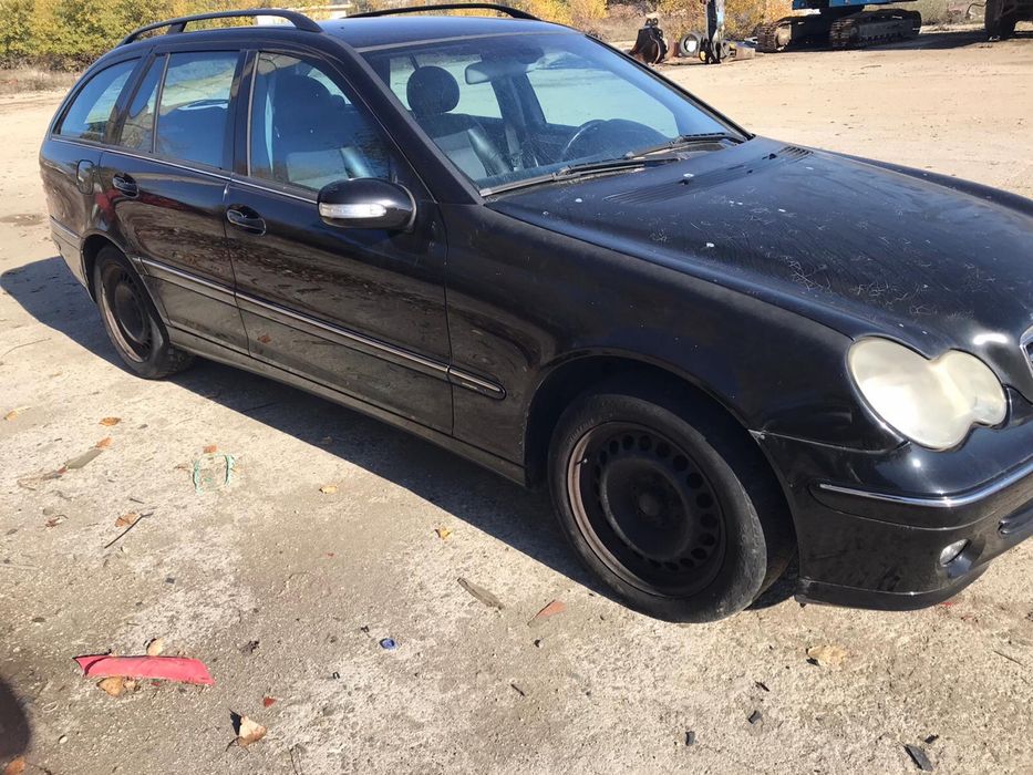 Dezmembrez mercedes e220 c180 kompressor c200 c220