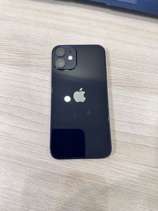 Iphone 12 mini.